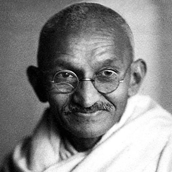 Datei:Mahatma-Gandhi.jpg